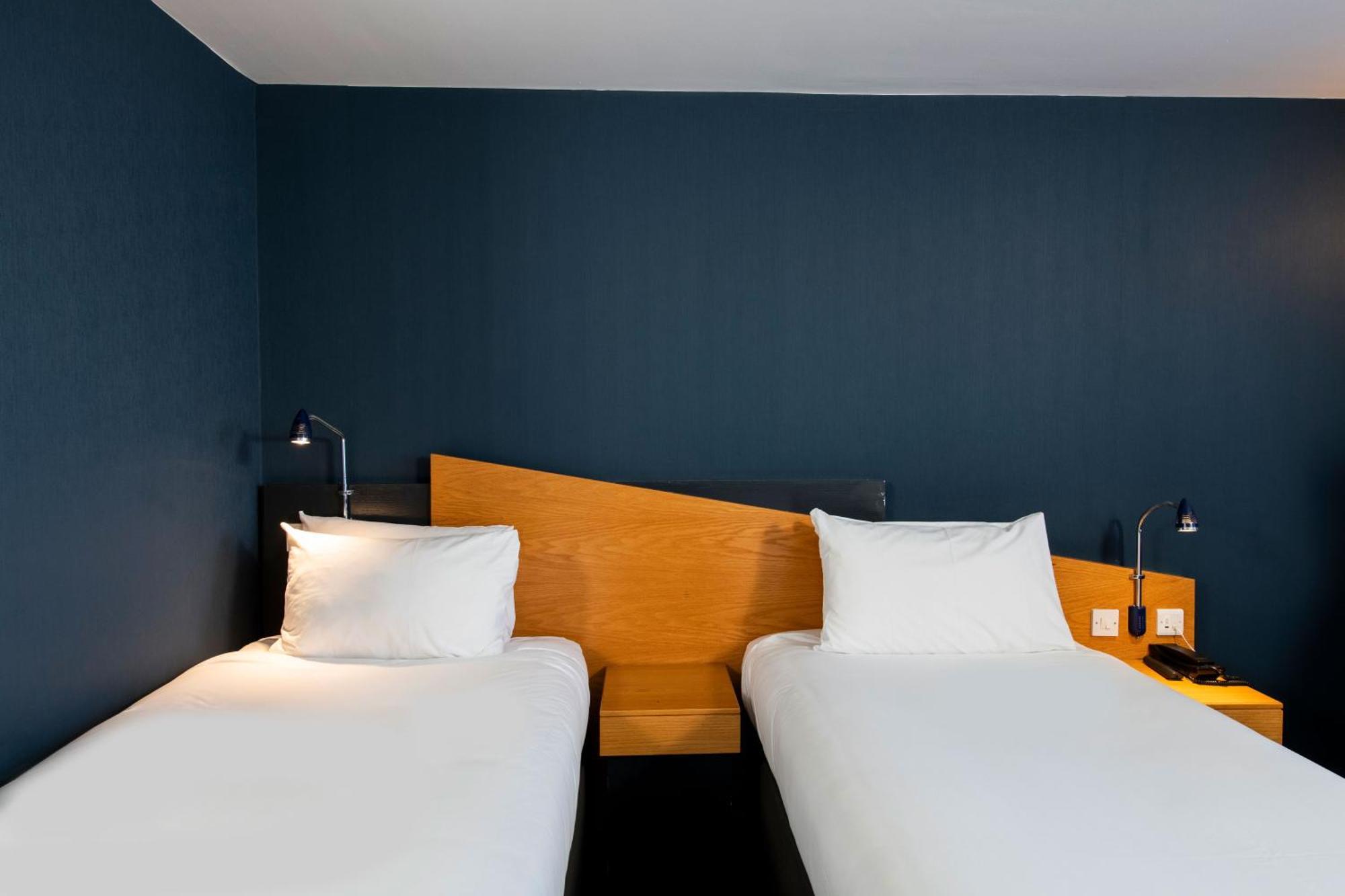Holiday Inn Express Exeter East By Ihg Экстерьер фото